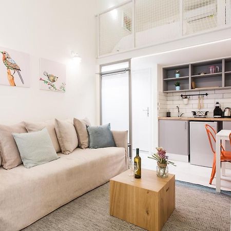 Relax In This Funky Loft Next To Metro! 雅典 外观 照片