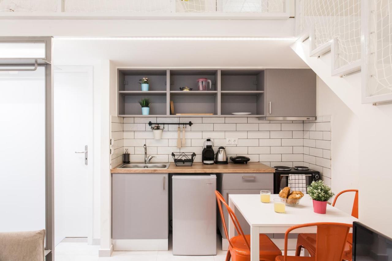 Relax In This Funky Loft Next To Metro! 雅典 外观 照片