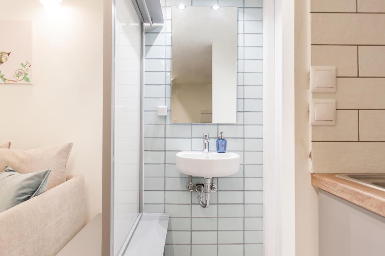 Relax In This Funky Loft Next To Metro! 雅典 外观 照片