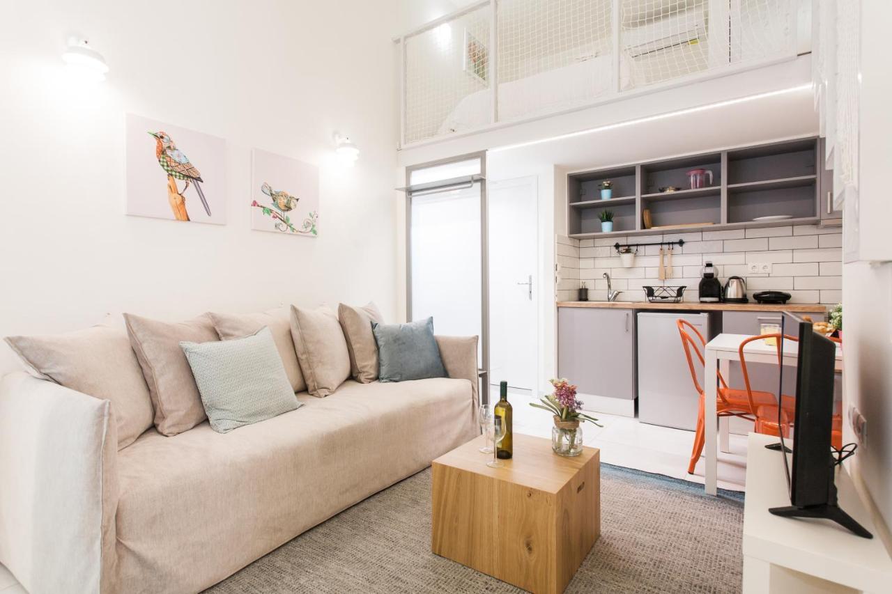 Relax In This Funky Loft Next To Metro! 雅典 外观 照片