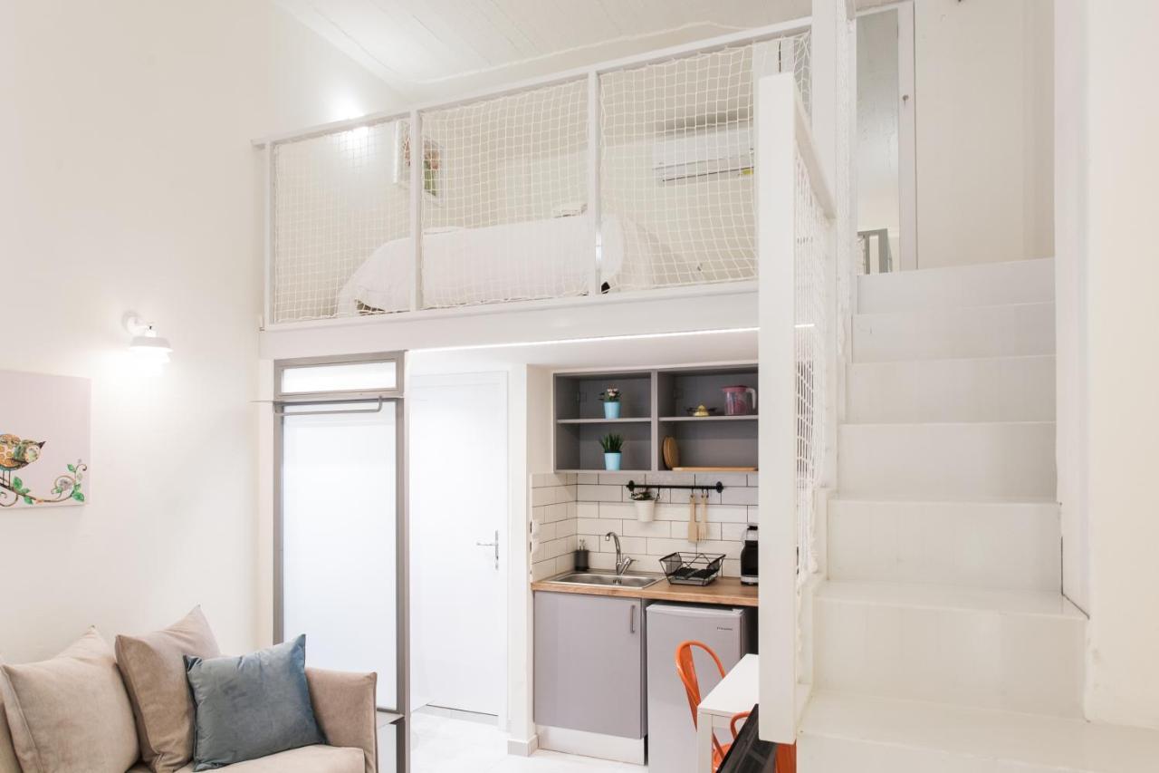 Relax In This Funky Loft Next To Metro! 雅典 外观 照片