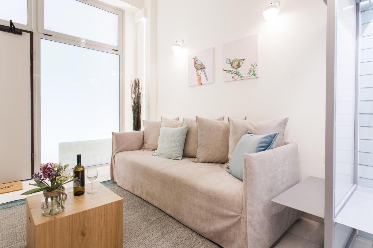 Relax In This Funky Loft Next To Metro! 雅典 外观 照片